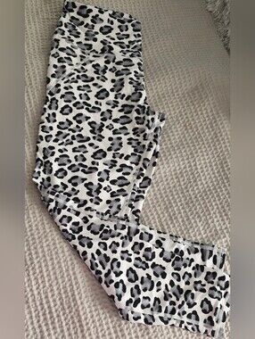 Betsey Johnson Luxe Black & White Leopard Print Women's Leggings, M